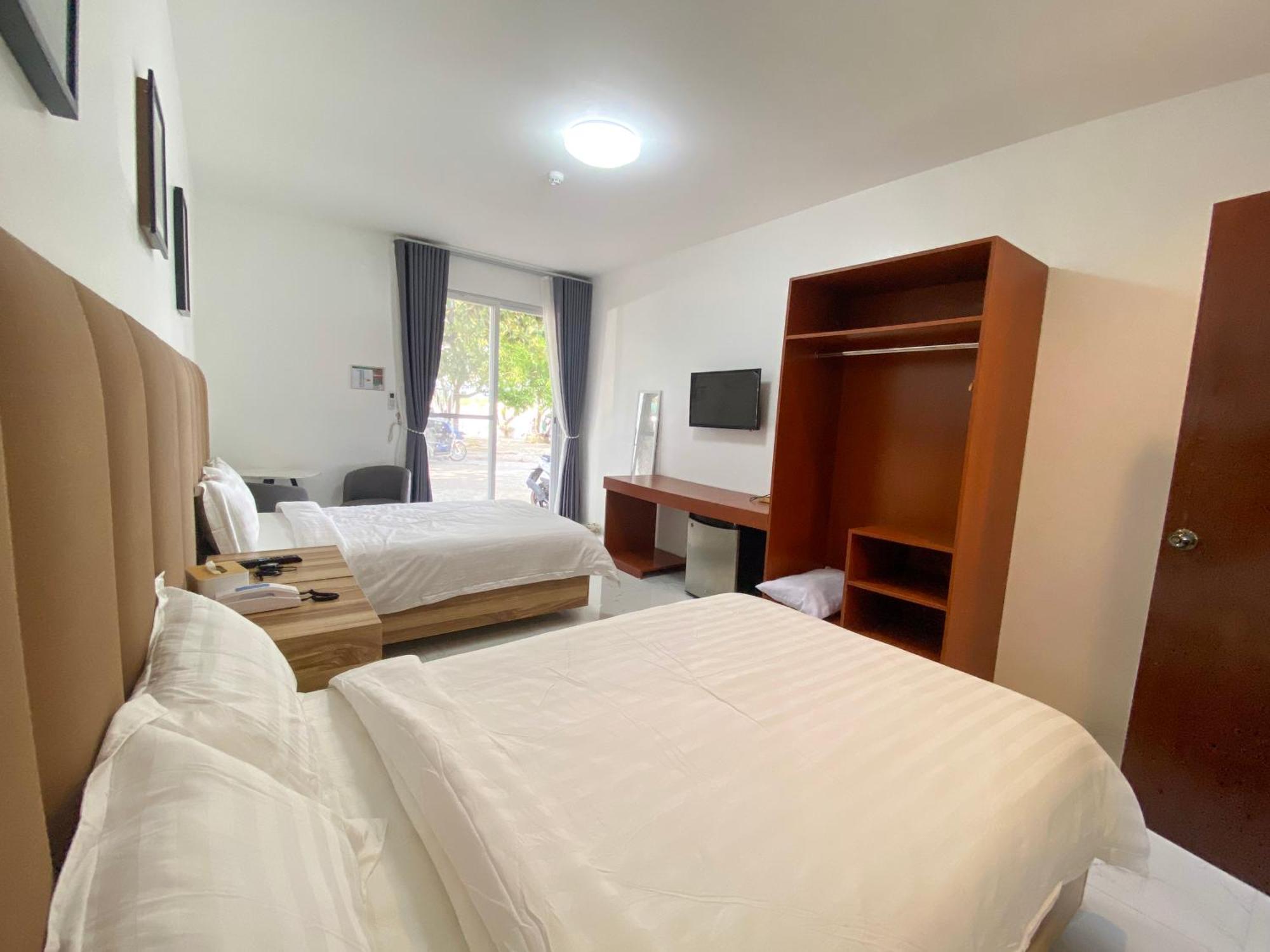 Q Beach Resort Cabangan Chambre photo