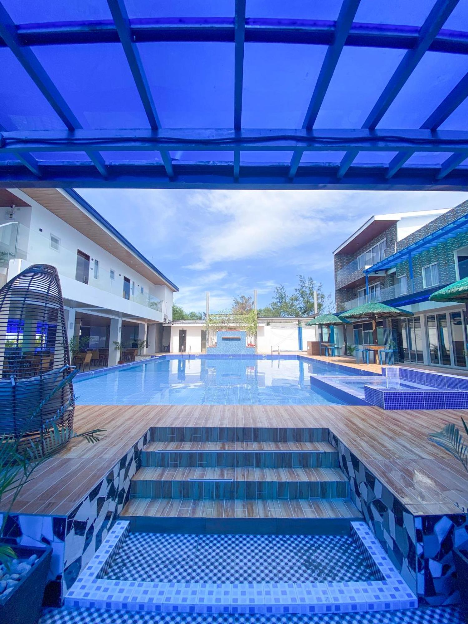 Q Beach Resort Cabangan Extérieur photo